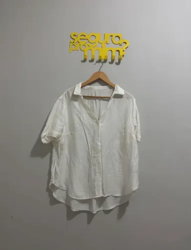 Linda camisa off white tamanho g1 SHEIN 