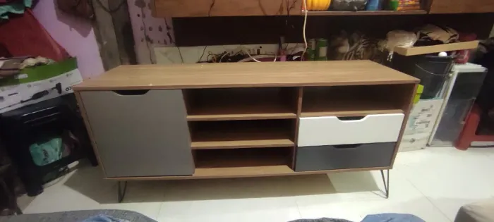 Rack para TV com gavetas e porta