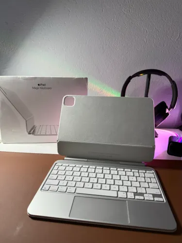 Magic Keyboard para iPad Pro M4 ou M5 de 11 polegadas