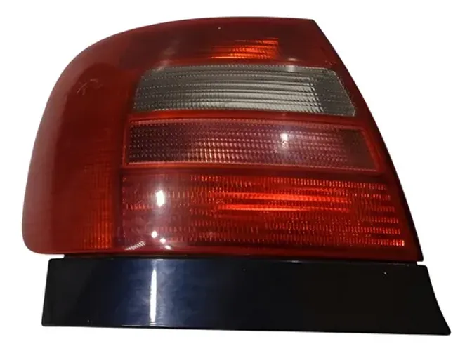 Lanterna Esquerda Audi A4 1997 1998 1999 2000 2001 Esquerdo/motorista Vermelho