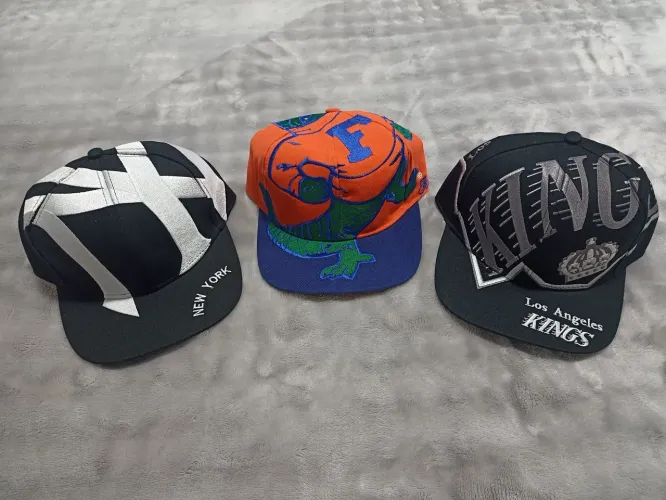 Lote 3 Bonés Big Logo (Gators,Yankees e Kings)