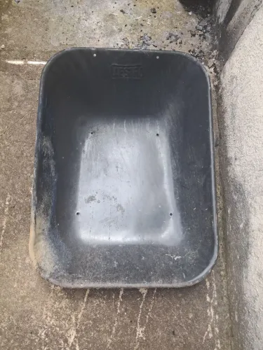 Caçamba carrinho mão