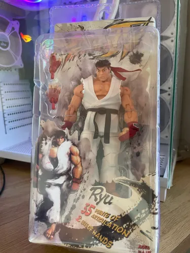 Boneco Ryu lacrado 
