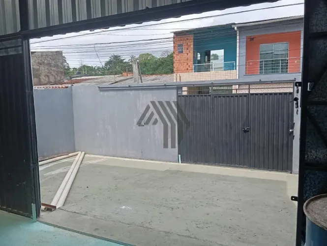 Galpão à venda ou locação com aproximadamente 176m², 2 banheiros, poço artesiano, caixa dá