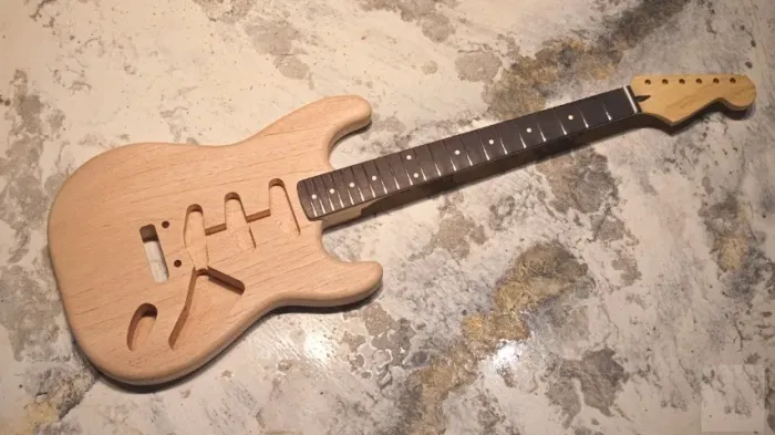 Kit Corpo E Braço Guitarra Stratocaster Kaiser Guitars