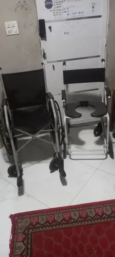 Cadeira de rodas + cadeira sanitaria