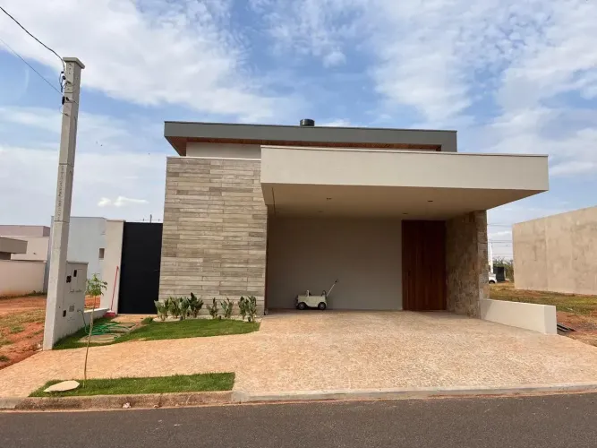 Casa Térrea para aluguel e venda tem 170 m² com 3 suítes - Araçatuba/SP