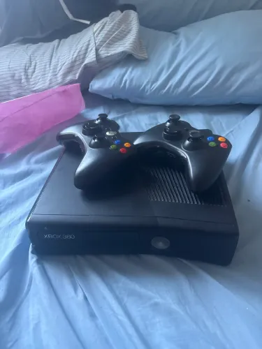 XBOX 360 DESBLOQUEADO COM 2 CONTROLES