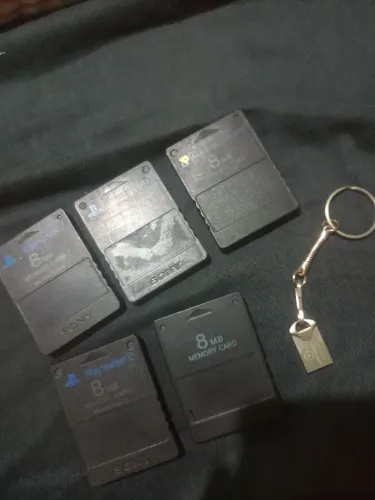 Pendrive 32 gb + 5 memory card 8 mb
