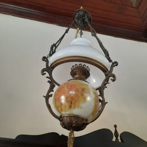 Lustre antigo de louça 