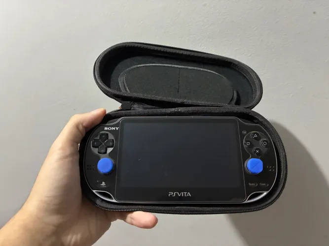PS Vita FAT OLED Desbloqueado + 256GB + Case + Adaptador USB