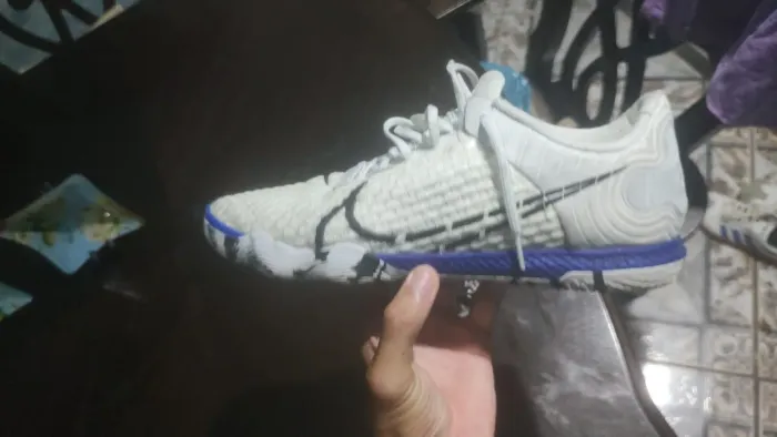 Nike react gato branca/azul semi nova, em perfeito estado 