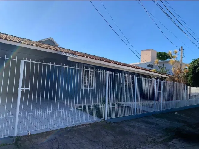 Casa com 4 quartos no bairro Santa Mônica