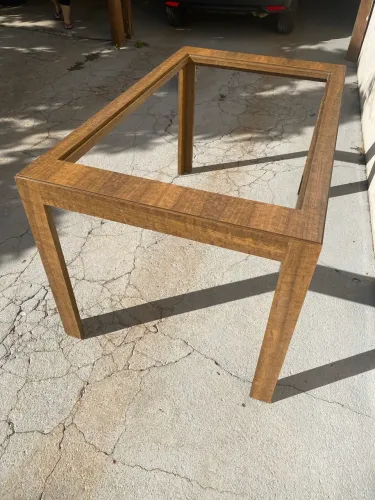 Mesa de MDF com tampo de Vidro