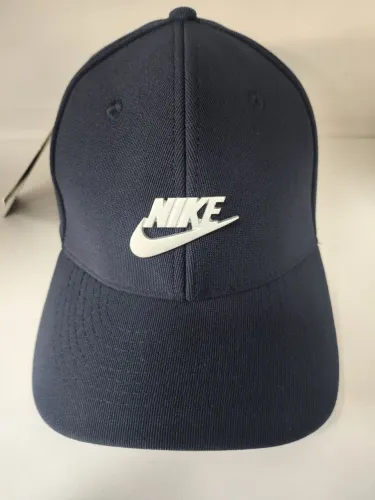 Boné Nike fechado atrás tamanho único