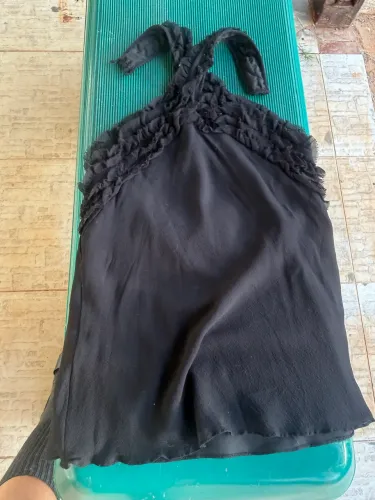 Blusa Agilitá Original Preta em Crepe | Tamanho M | Elegante e Sofisticada