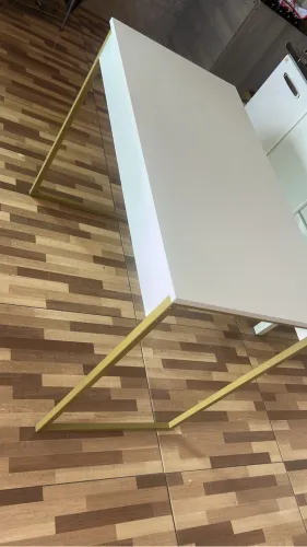 Mesa em perfeito estado