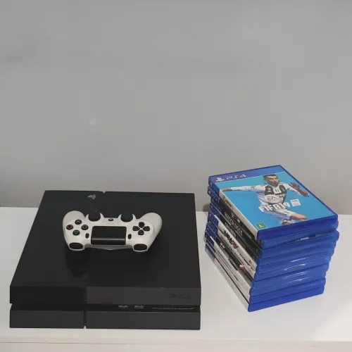 PlayStation 4 usado, Possui jogos para compra a parte. 