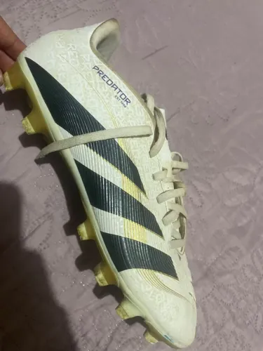 Chuteira Adidas Predator 19.4 FXG Original - Branca, Preta e Dourada