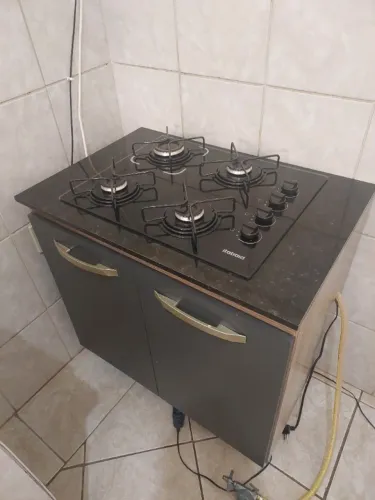 Kit balcão com fogão Cooktop Itatiaia e registro de gás.
