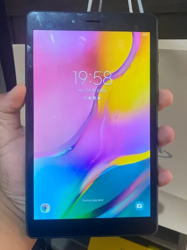 Tab a t290 funciona tudo, apenas detalhe na tampa vai com capinha