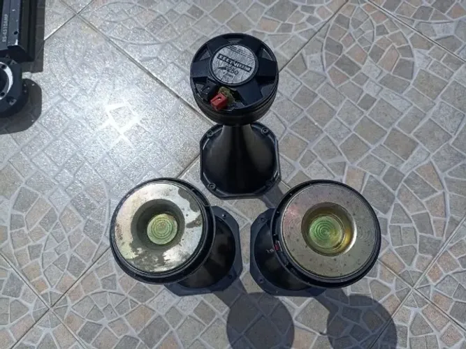 Cornetas Automotivas Fiamon e Pernak 12V - Som Automotivo