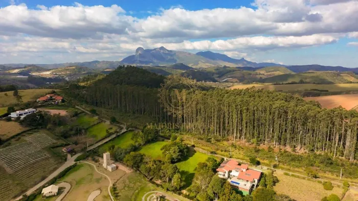 Quintas Exclusivas à Venda em Pedra Azul Condomínio Familiar, Excelente Topografia e Alta