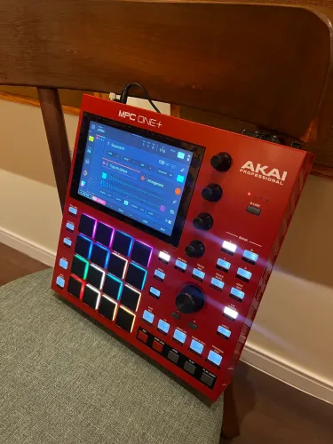 MPC AKAI ONE + plus