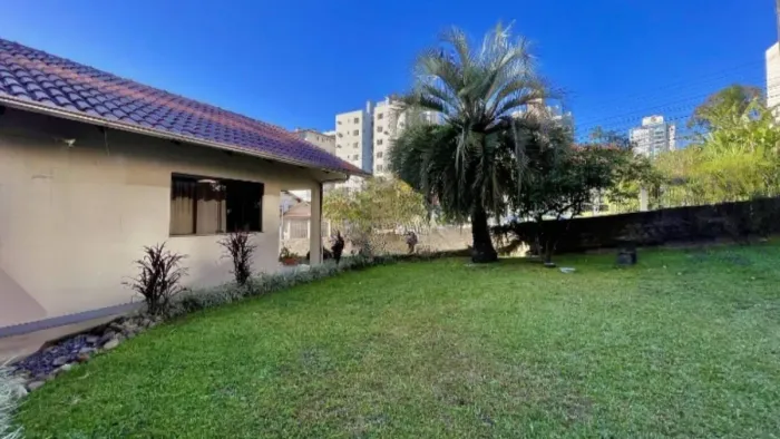 Terreno à venda com 304m² Bairro Vila Nova - Blumenau
