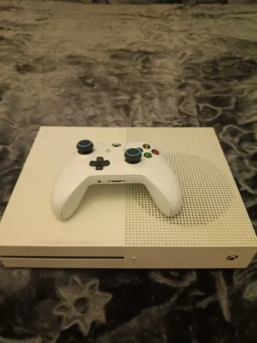 Xbox one s 1 t um jogo *