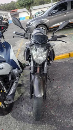 Vende-se FAZER250 