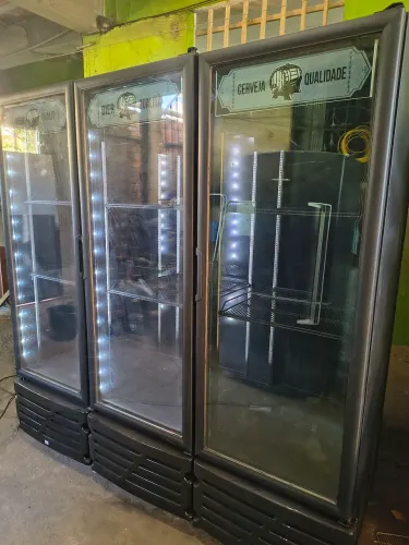 Vendo freezer cervejeira imbera de 3 portas e 1.300 litros funcionando perfeitamente