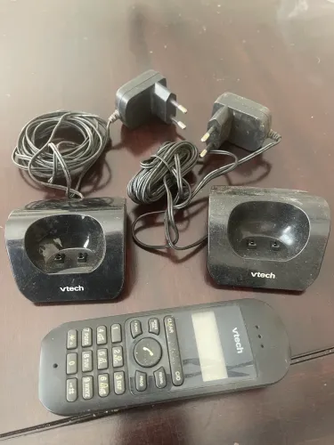 2 Bases Vtech VT10 e um aparelho telefônico