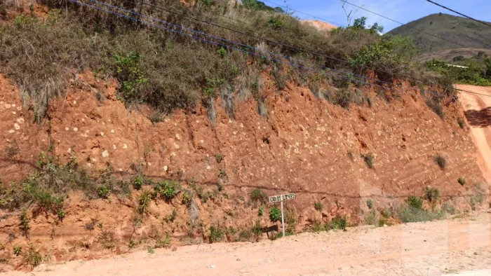Localizado em condominio de ótimo custo benefício.