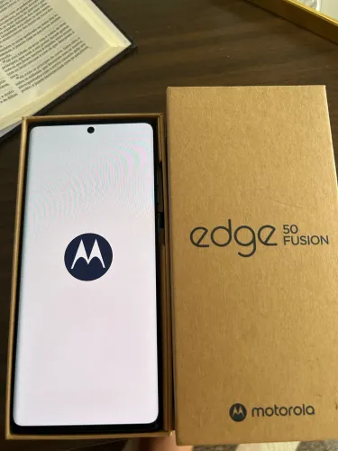 Motorola Edge 50 semi novo