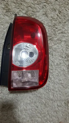 Lanterna Renault Duster lado direito original 