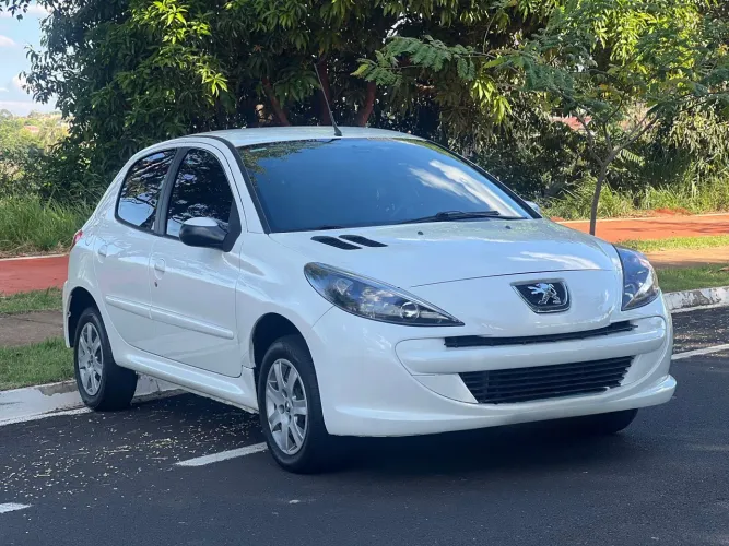 Peugeot 207 Active 1.4 Flex 8V 5P 2015