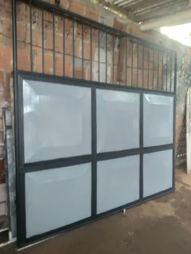 Vende se um portao de corre no precinho interessado é só fala 