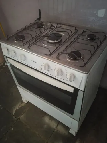 Fogão de 5 bocas funcionando tudo certinho automático
