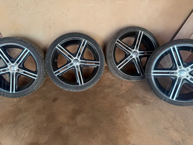Rodas aro 18 já vai com os pinéus