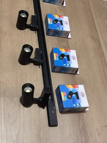 Trilho + 4 spots Led