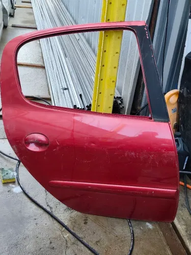 Porta traseira direita Peugeot 206 207