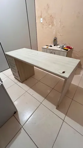 mesa escritório com gaveteiro