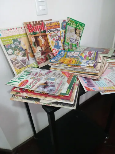 Lote revistas de variedades de ponto de cruz