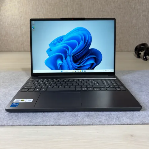 Notebook Slim Lenovo Luna Grey - i5 13ªGer H 8GB DDR5 SSD 512GB 15.3" (Na Caixa)