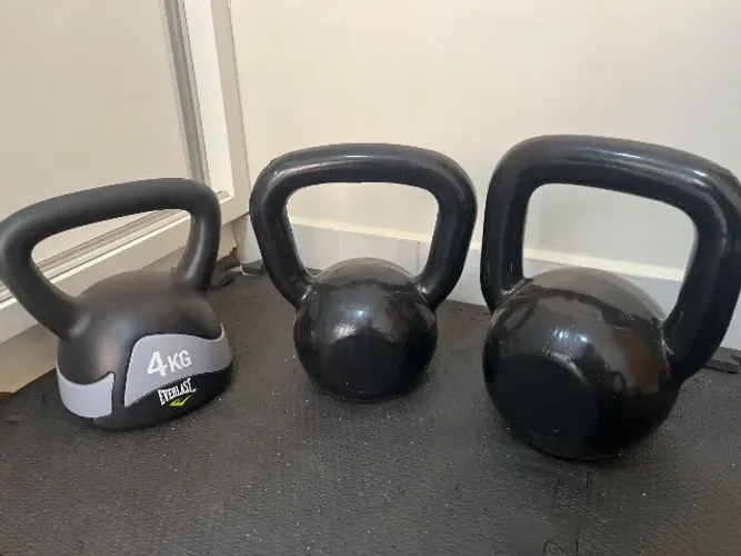 Kettlebell 16kg, 12kg e 4kg
