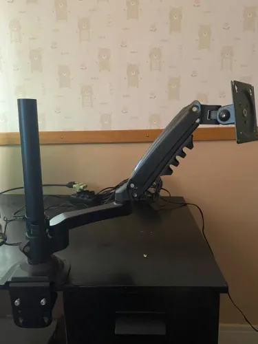 SUPORTE ARTICULADO PARA MONITOR