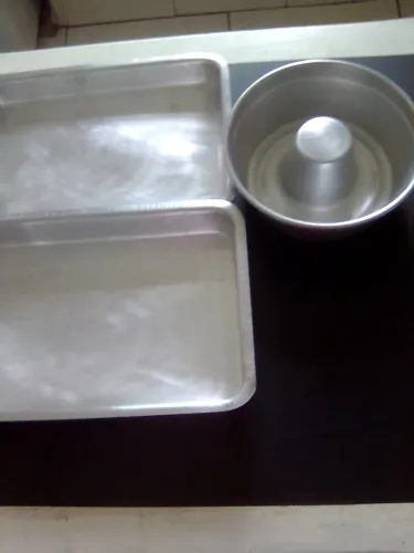 FORMAS DE BOLO ALUMINIO R$ 15 CADA