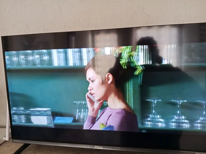 Vendo uma tv Philco Roku, zerada, menos de um mês de uso .