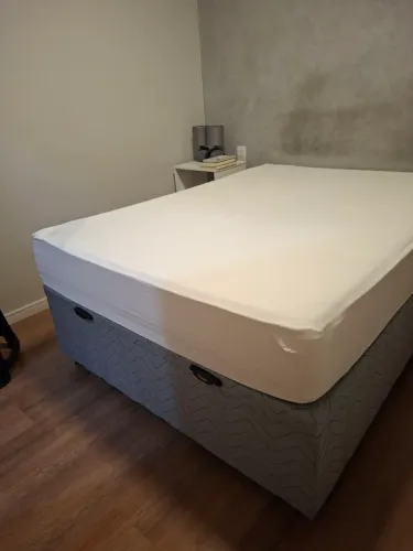 Cama box baú casal em tecido cor cinza